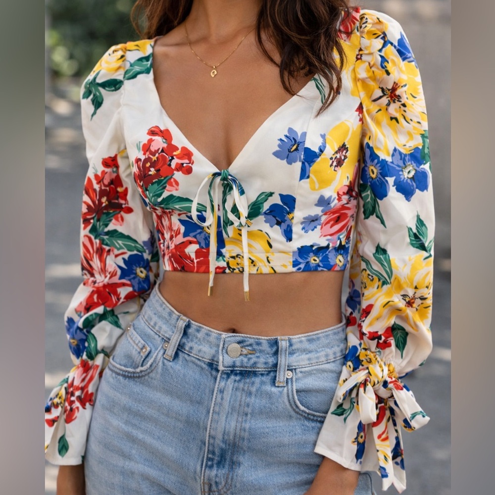 Lulunico Whiye Floral Tie-Front Puff Sleeve Crop Top
